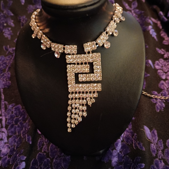 Stunning Rhinestone Necklace. - Picture 4 of 4
